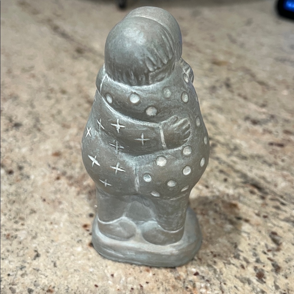 Isabel Bloom “Hugs” figurine.
